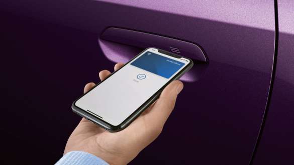 BMW Intelligent Personal Assistant BMW 2 Series Coupé G42 Control Display close-up BMW Intelligent Personal Assistant BMW 2 Series Coupé G42 Control Display close-up