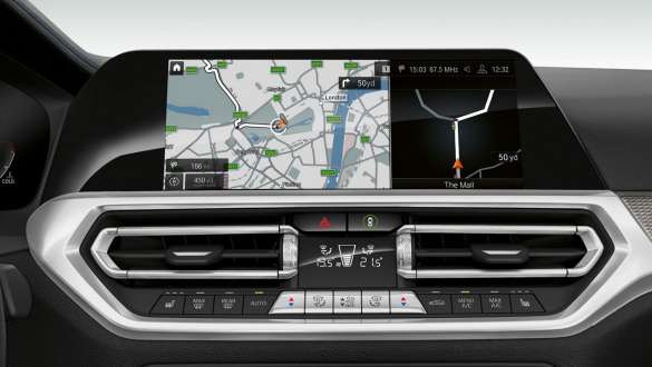 BMW 3 Series Saloon (G20), BMW Live Cockpit Professional. Frontal close-up of the cockpit display of the BMW 3 Series Saloon (G20) with BMW Live Cockpit Professional.