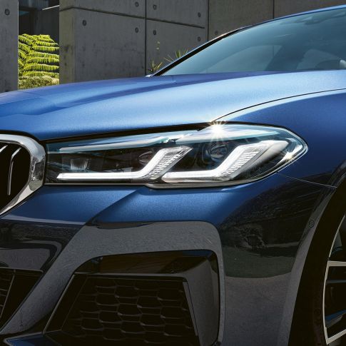 BMW Laserlight BMW 5 Series Saloon G30 BMW Laserlight BMW 5 Series Saloon G30 Facelift 2020 Phytonic Blue close-up front