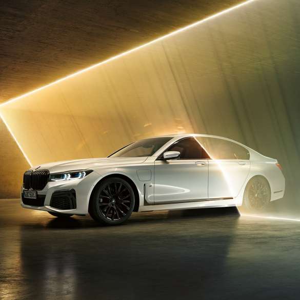 BMW 745e Plug-in Hybrid BMW 745e Plug-in Hybrid