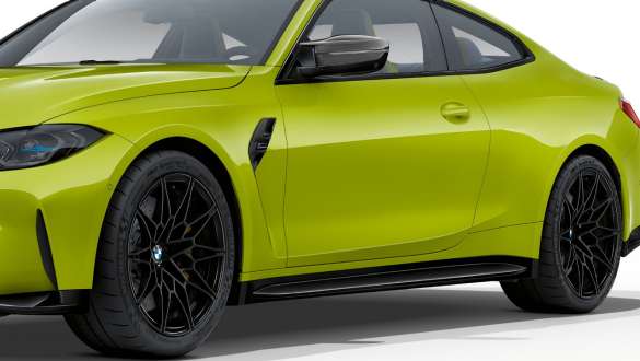 Side view BMW M4 Competition Coupé G82 2020 Side view BMW M4 Competition Coupé G82 2020