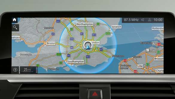 Plug-in hybrid BMW X5 xDrive45e G05 navigation system close-up