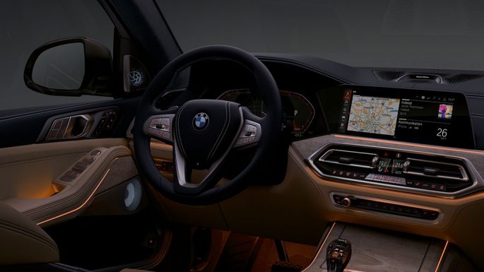 Ambient light The instrument cluster is framed by ambient light in orange