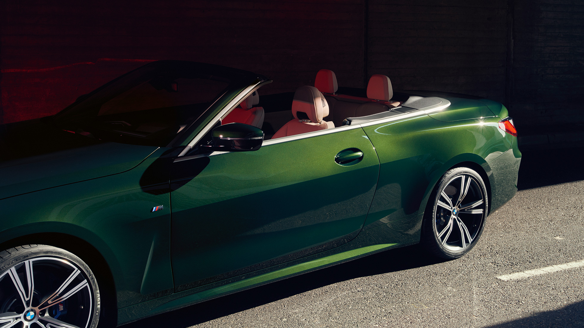 Side view BMW 4 Series Convertible G23 2020 BMW 4 Series Convertible G23 2020 Sanremo Green metallic side view close up interior