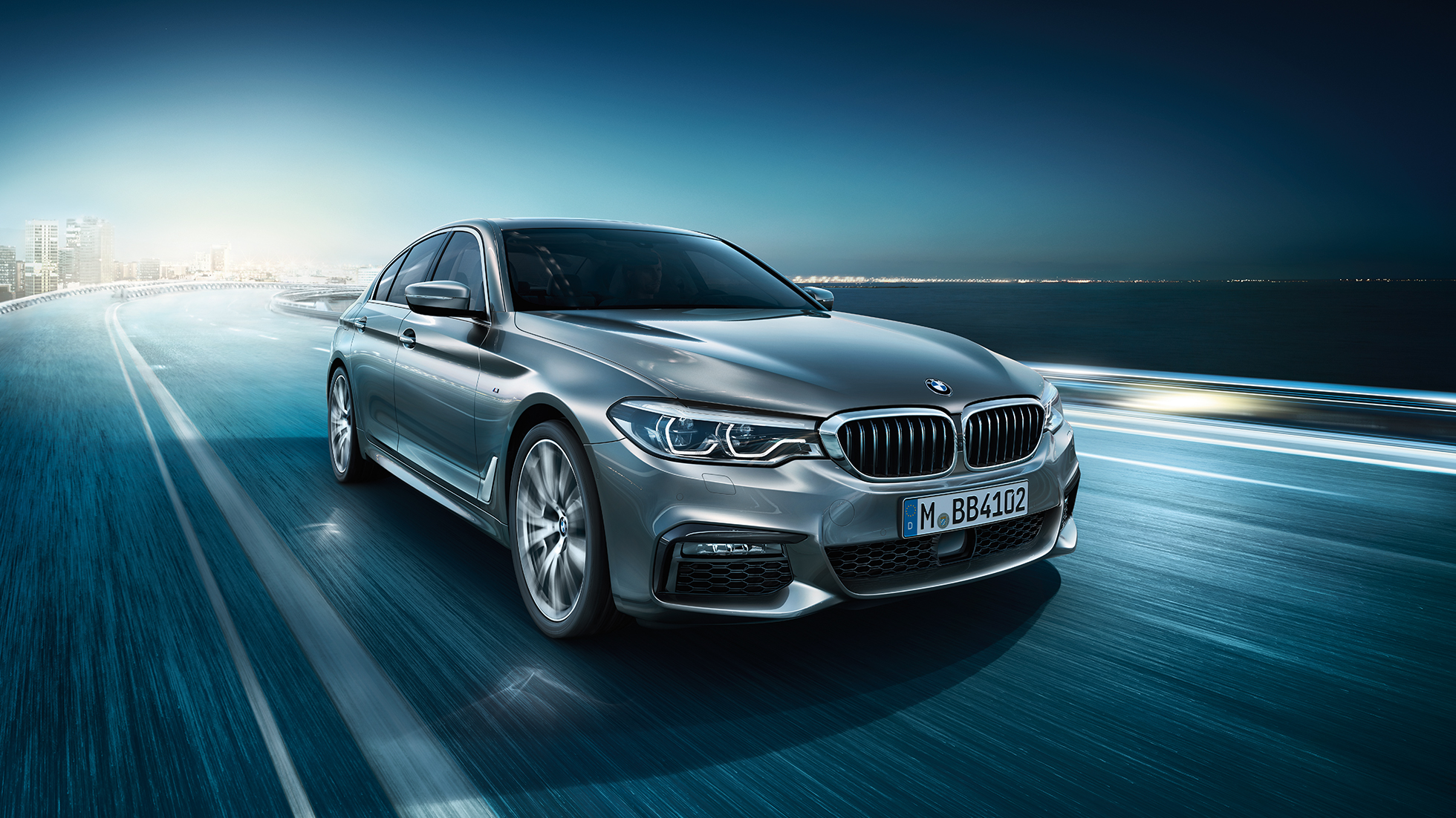 Design BMW 5 Series Saloon BMW 5 Series Saloon 540i Saloon G30 Bluestone metallic three-quarter front view
