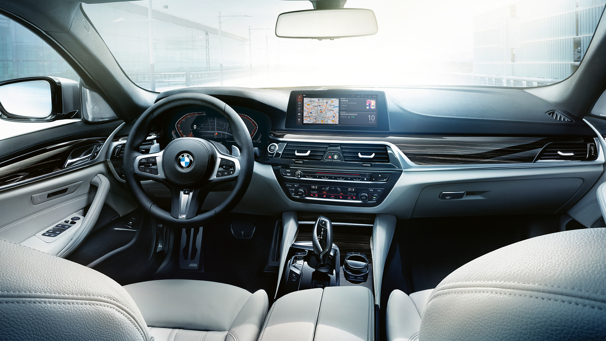 BMW 5 Series Saloon : Highlights | New Vehicles | BMW UK