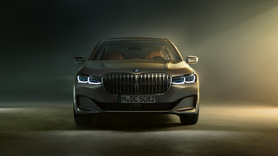 BMW 7 Series Saloon in front view BMW 7 Series Saloon: front view in dimmed light