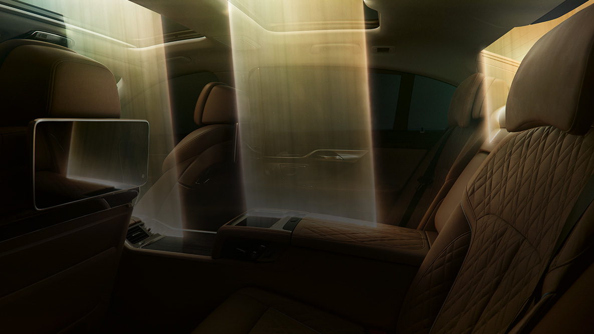 BMW 7 Series Saloon interior BMW 7 Series Saloon interior: light incidence through Panorama glass roof