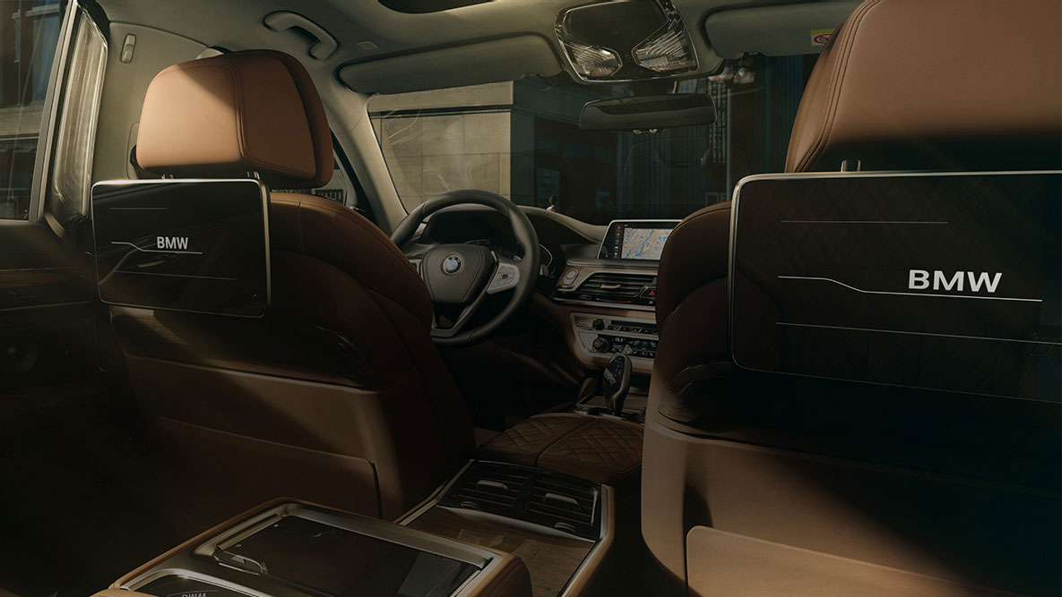 BMW 7 Series Saloon Rear-seat Entertainment BMW 7 Series Saloon: view from behind to the Rear-seat Entertainment with HD Touch Screens