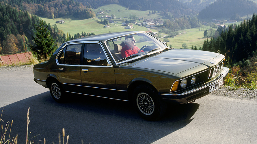 BMW 7 series Saloon (E23) 7/8 side view driving BMW 7 series Saloon (E23) 7/8 side view driving