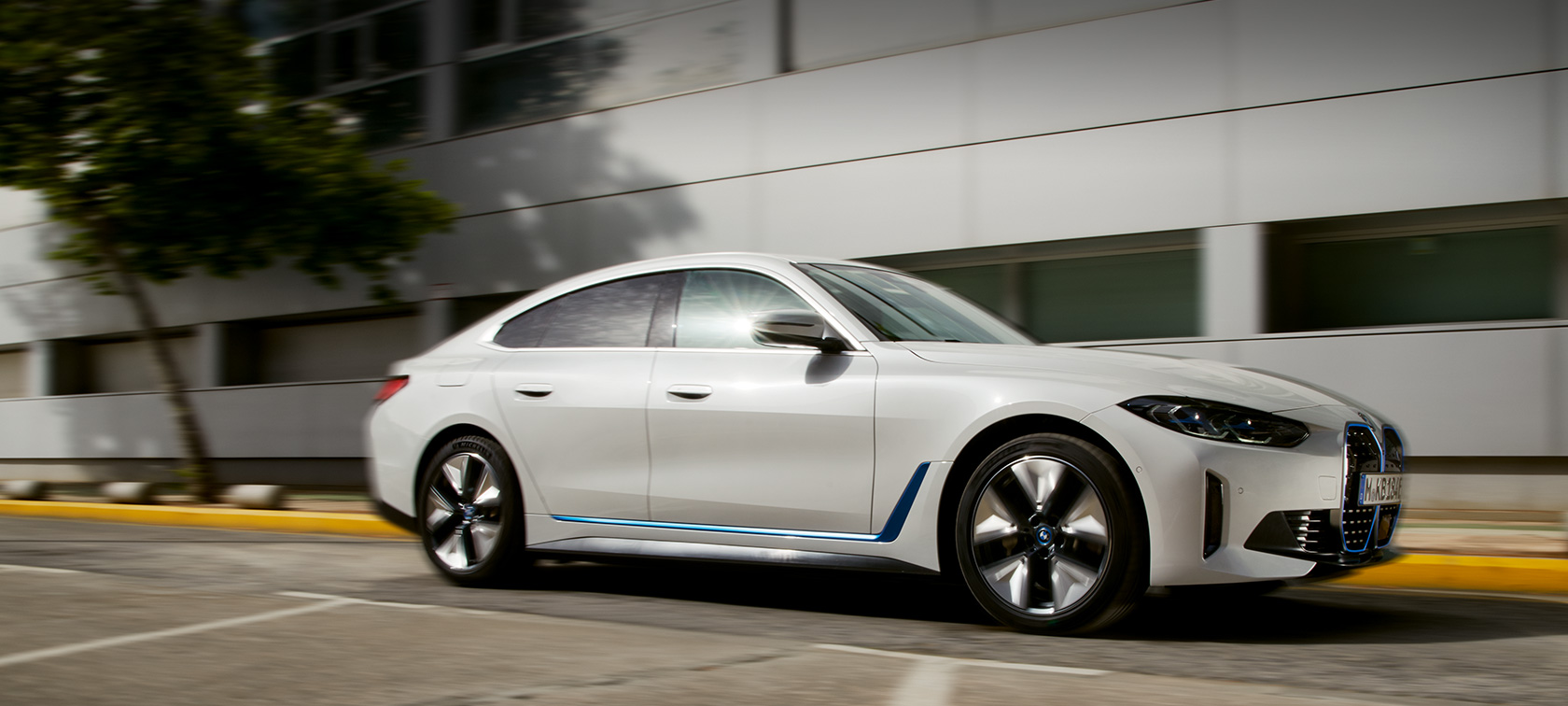 BMW i4 Technical Specs Dimensions, Engines & more