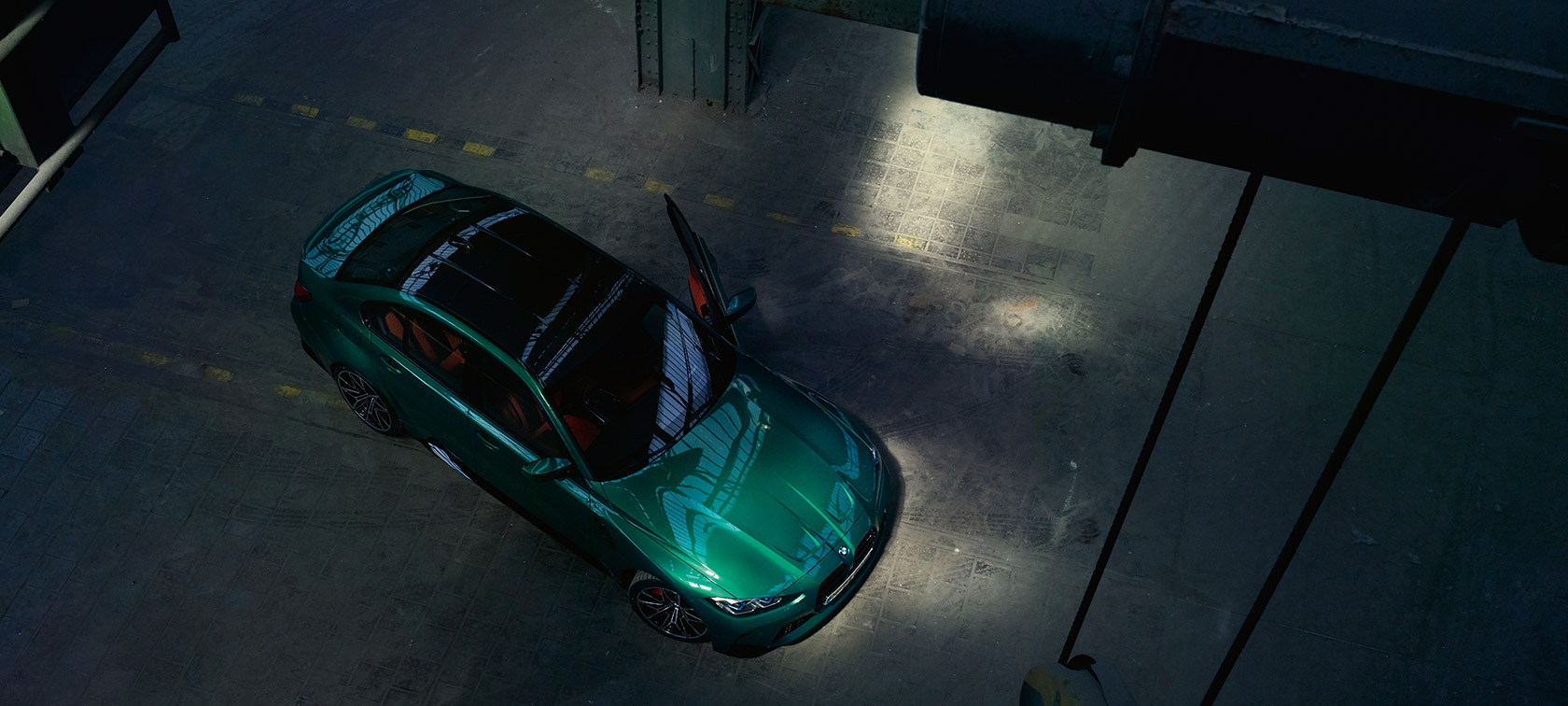 BMW M3 Saloon G80 2020 bird’s-eye view with open door BMW M3 Saloon G80 2020 Isle of Man Green metallic bird’s-eye view with open door