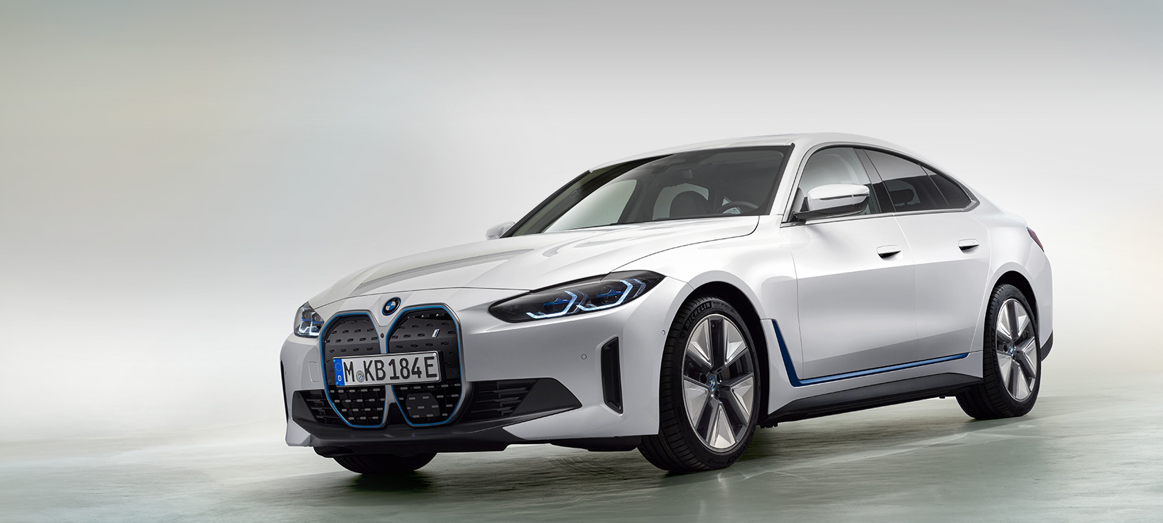 BMW i4 2021 G26 image 2 BMW i4 2021 G26 purely electric Gran Coupé electric car Stage image 2