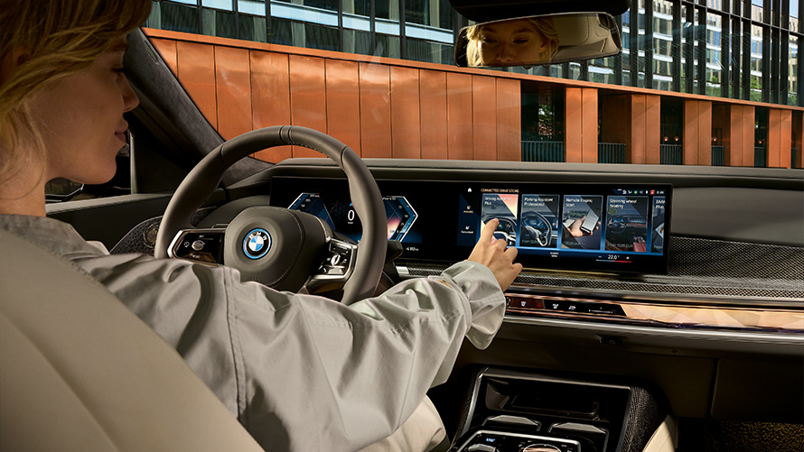 Bookable functions BMW Curved Display BMW 7 Series G70 Bookable functions close-up BMW Curved Display BMW 7 Series G70