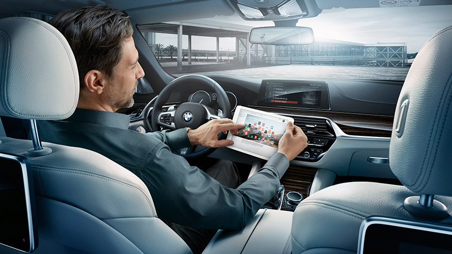 BMW ConnectedDrive WiFi Hotspot Man using BMW ConnectedDrive WiFi Hotspot