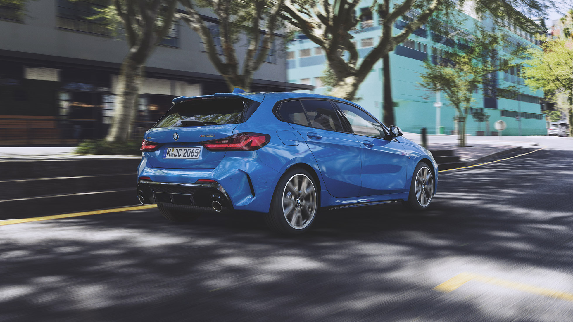 BMW 1 Series driving film. BMW 1 Series film with dynamic driving scenes.