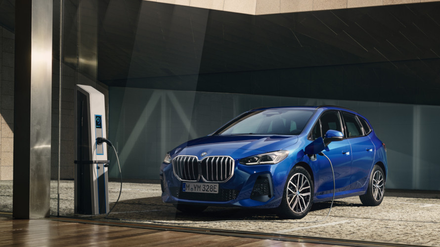 Bmw active store tourer plug in